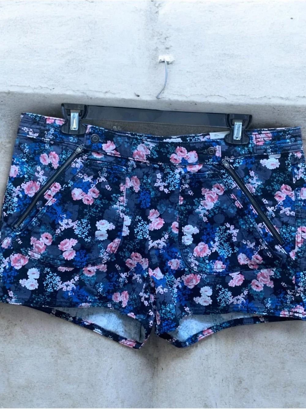 NWT I Heart Ronson Womens Floral Print Zipper Pockets Short Shorts Women’s 12